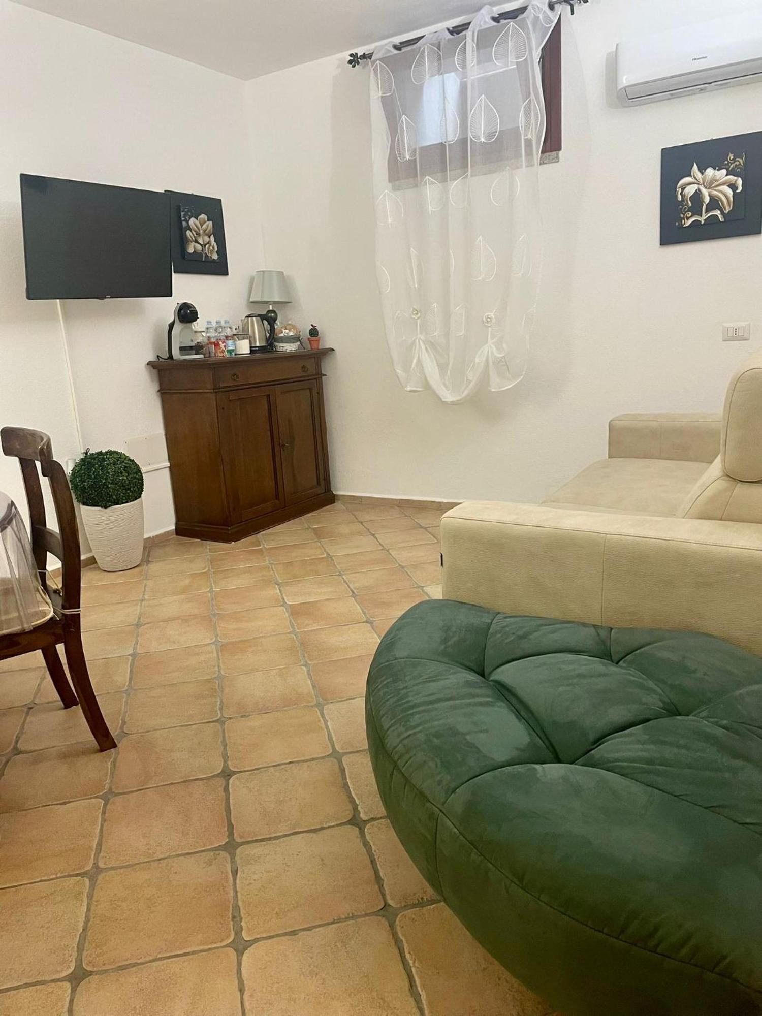 Looney Tunes Home Olbia Kültér fotó